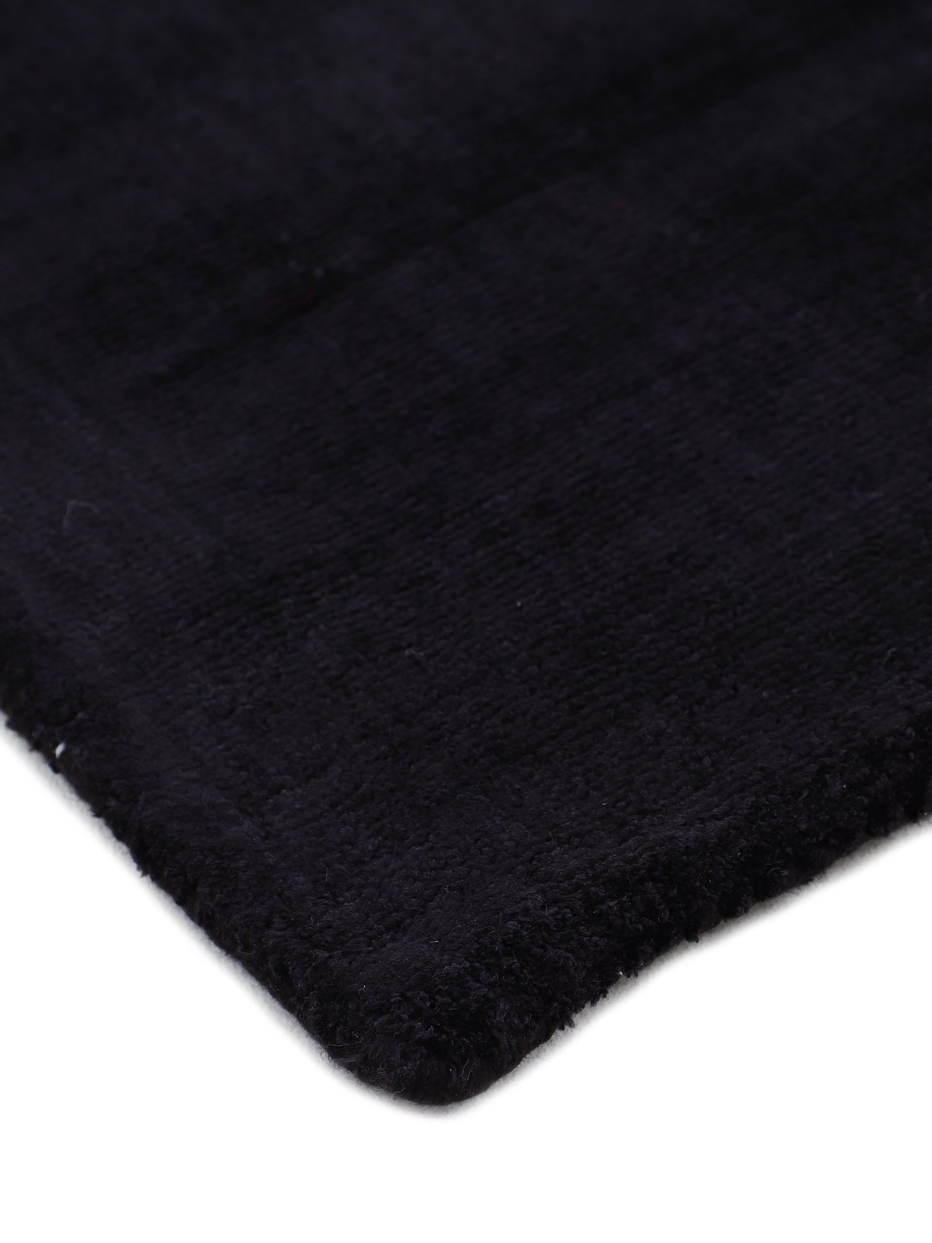 Viskoseteppich Ava Läufer Schwarz in schwarz aus viskose